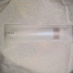 Clinique Foundation Buff Brush